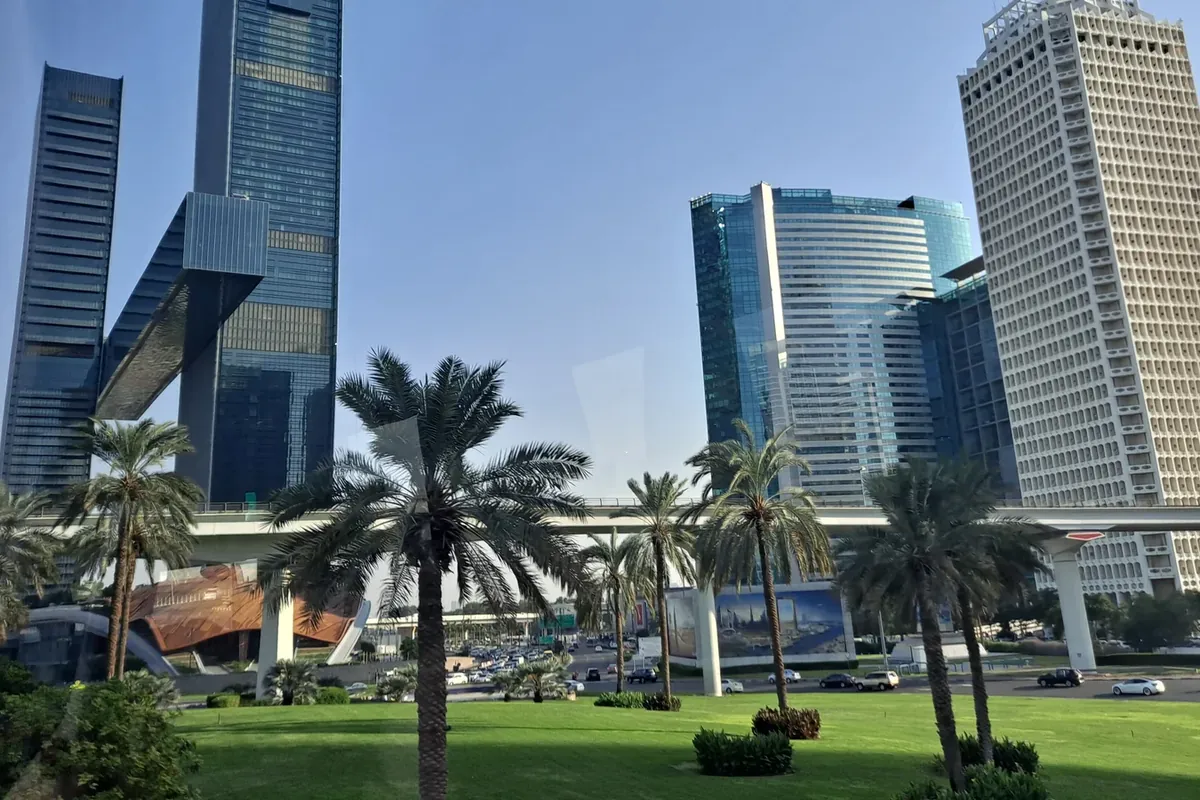 شارع الشيخ زايد ومنطقة مركز دبي التجاري العالمي