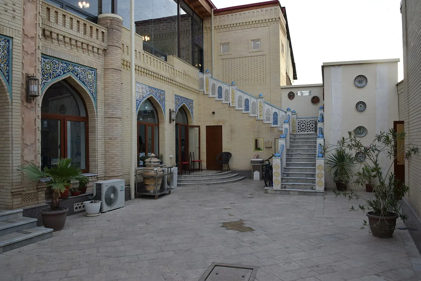 مطعم زارغارون